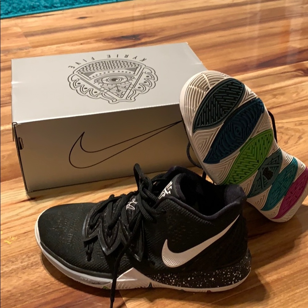 Nike kyrie five sneakers